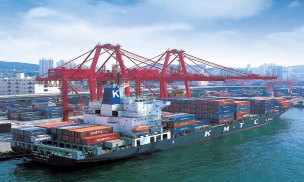 KMTC Tied to Six HD Hyundai Boxships