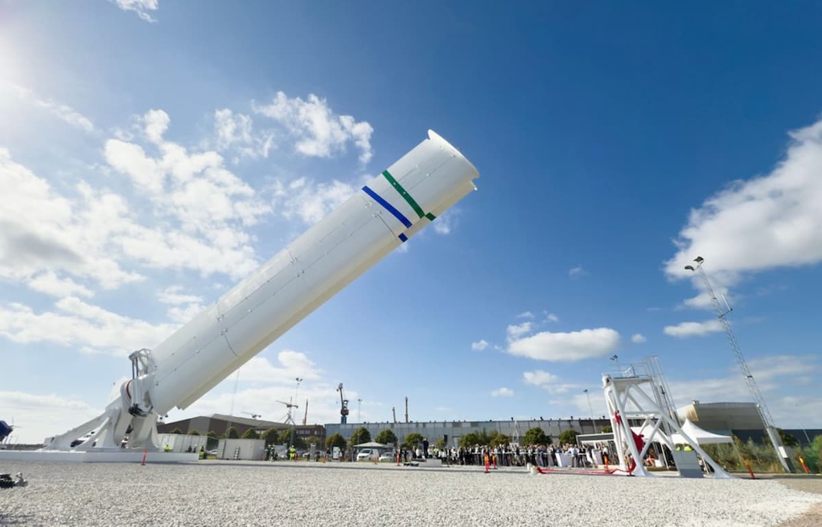 Oceanbird Lands First Commercial Order