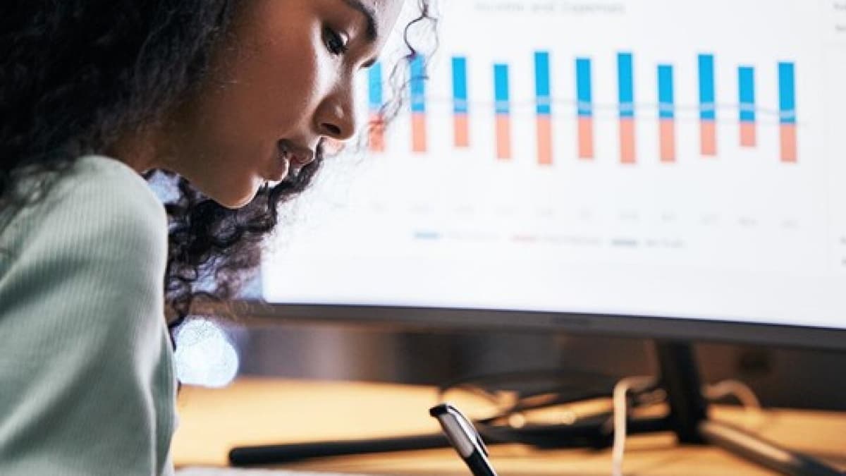 Turn Health Data Into Impact: Browns University's Online Master in Biostatistics & Health Data Science
