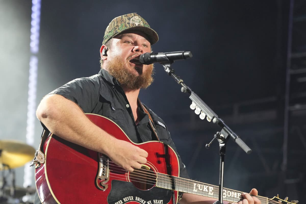 This Week’s Top Tours: Luke Combs Draws Nearly 100K For Ohio Stadium Show