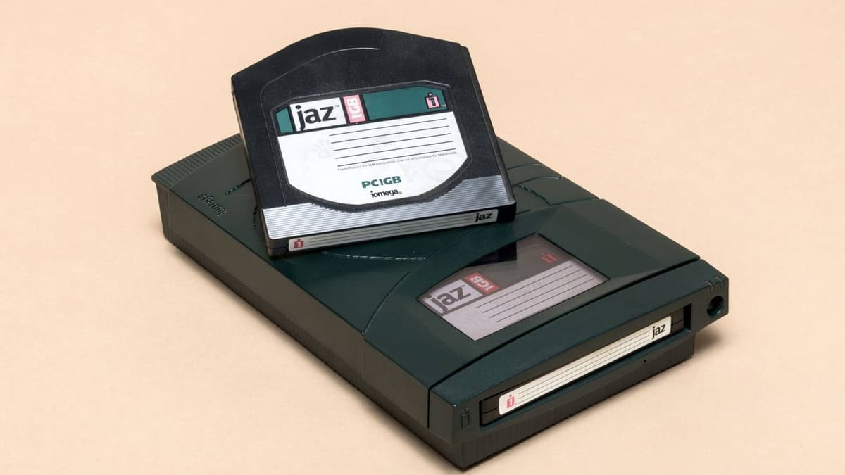 Hot-Swappable Hard Drives Seemed Brilliant in the '90s—Here's Why Iomega Jaz Never Stood a Chance