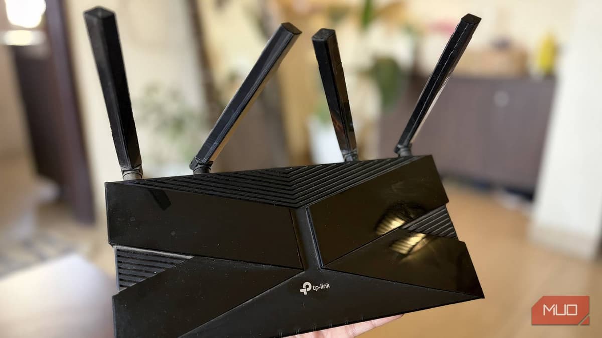 I Repositioned My Router Antennas Based on How They Actually Work and My Wi-Fi Improved Immediately