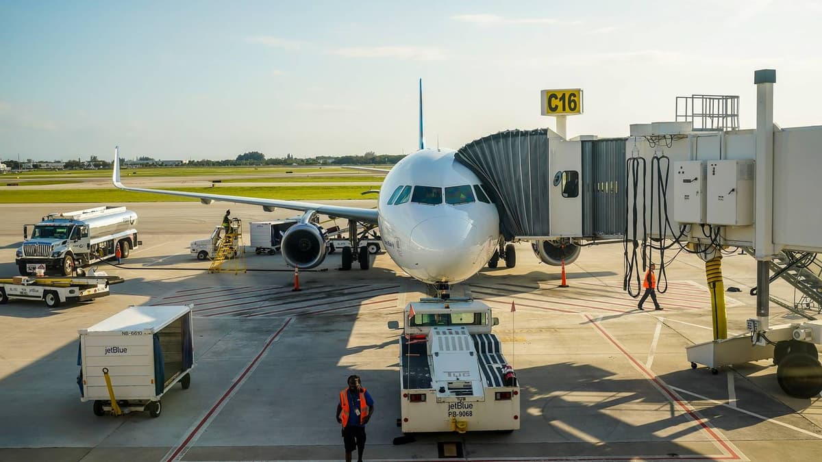 “It's Not Legal”: Pilot Files Lawsuit Over Palm Beach Airport’s Renaming After Donald Trump