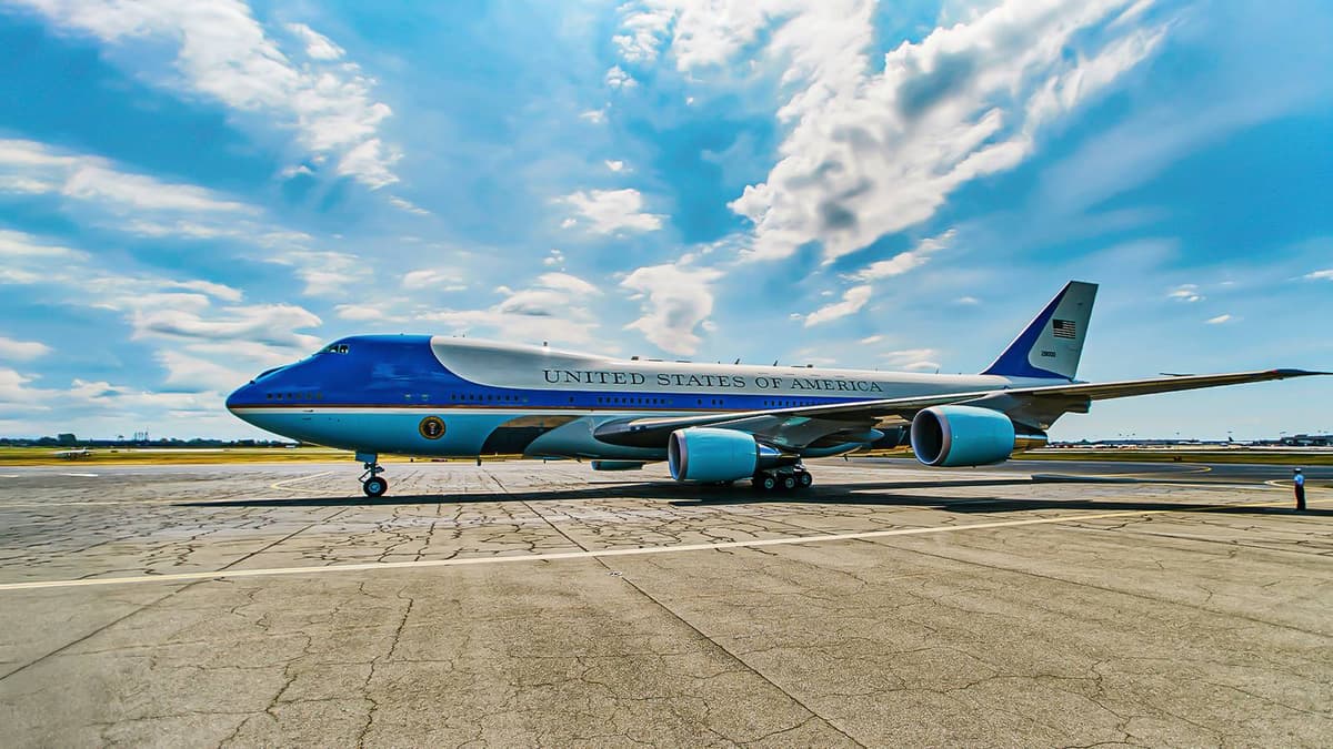 Why The US Air Force Still Uses Modified Boeing 747s For Presidential Transport