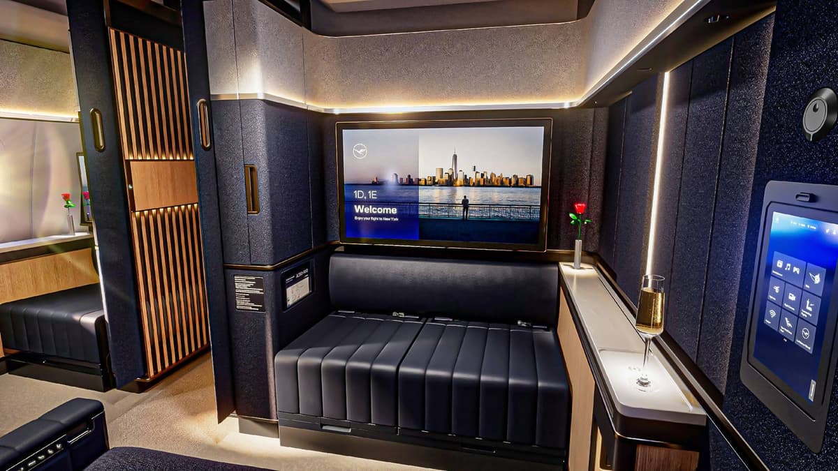 Lufthansa Just Won A 2026 Red Dot Award For A First Class Suite Flyers Are Already Critiquing