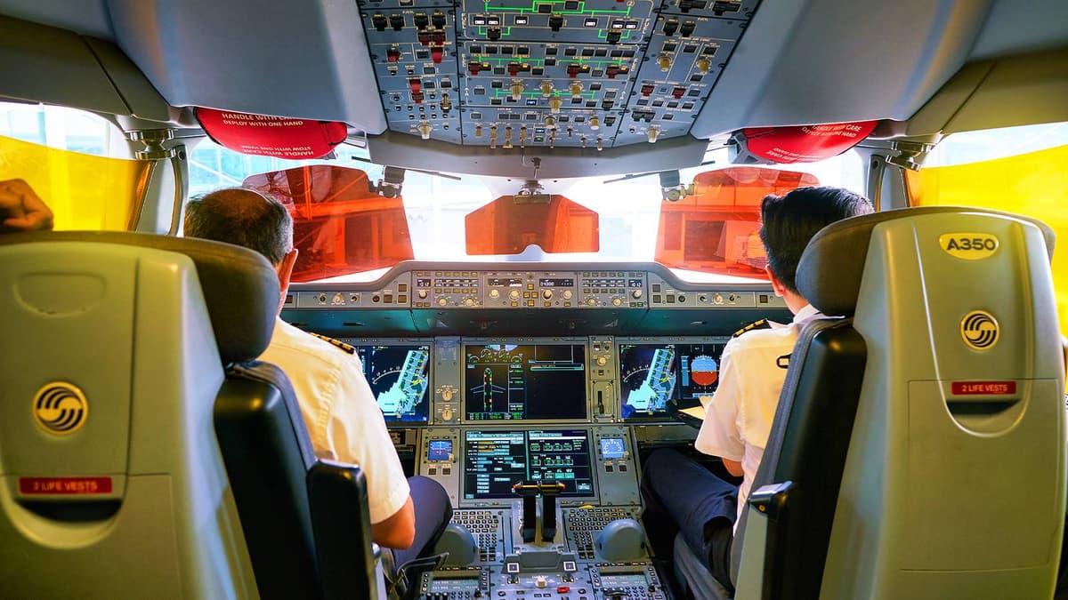 Why Ultra-Long-Haul Flights Still Need 4 Pilots In The Cockpit For Takeoff