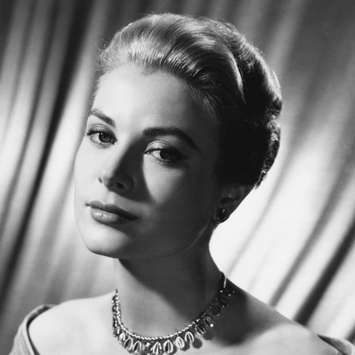 A Cartier Design Worn by Grace Kelly Evolves Into a Timepiece
