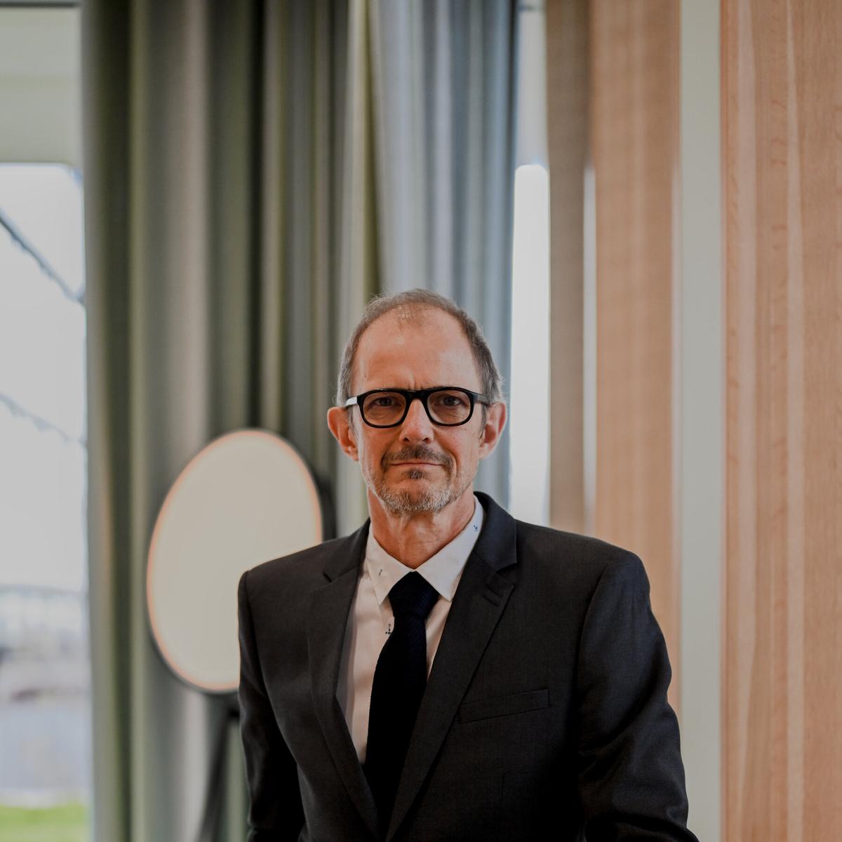 At Van Cleef & Arpels, Movement and Craftsmanship Tell the Story