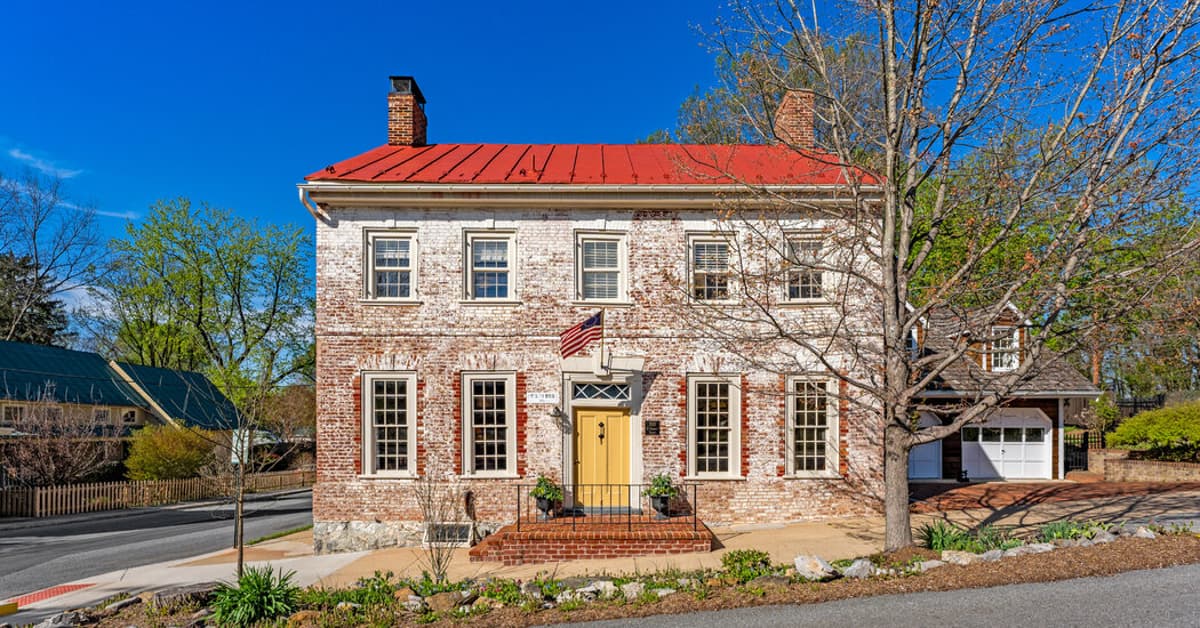$900,000 Homes in West Virginia, Illinois and Arizona