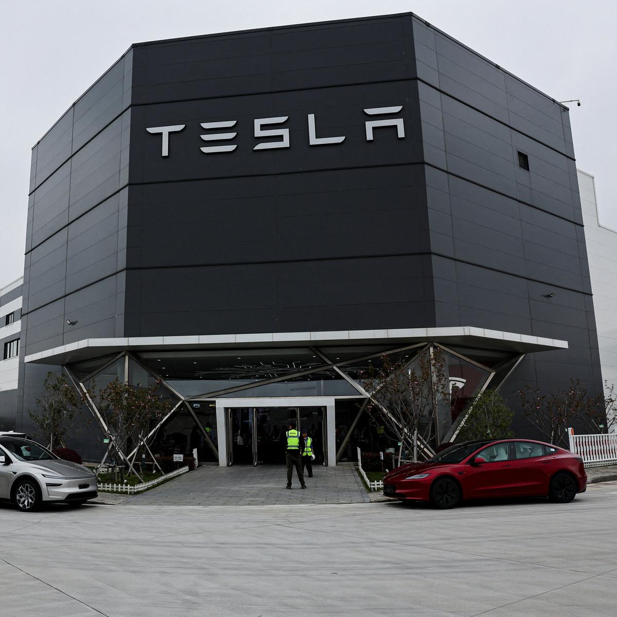 Investors Fret Over Tesla’s $25 Billion A.I. Bet