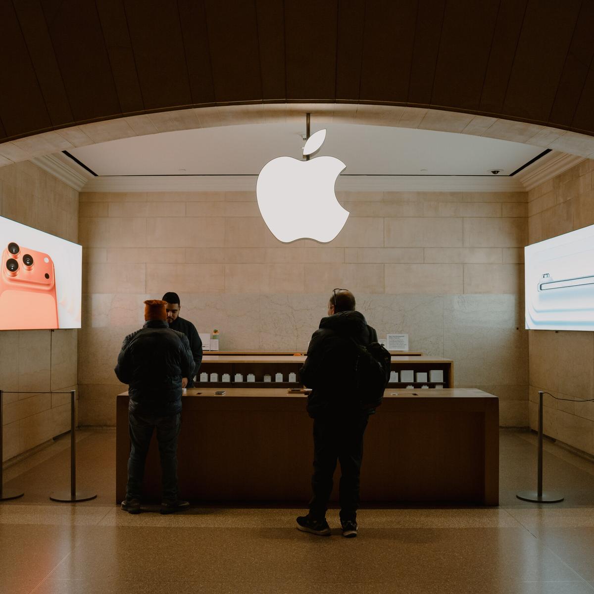 Apple Reaches $250 Million Settlement Over Claims It Misled People on A.I.