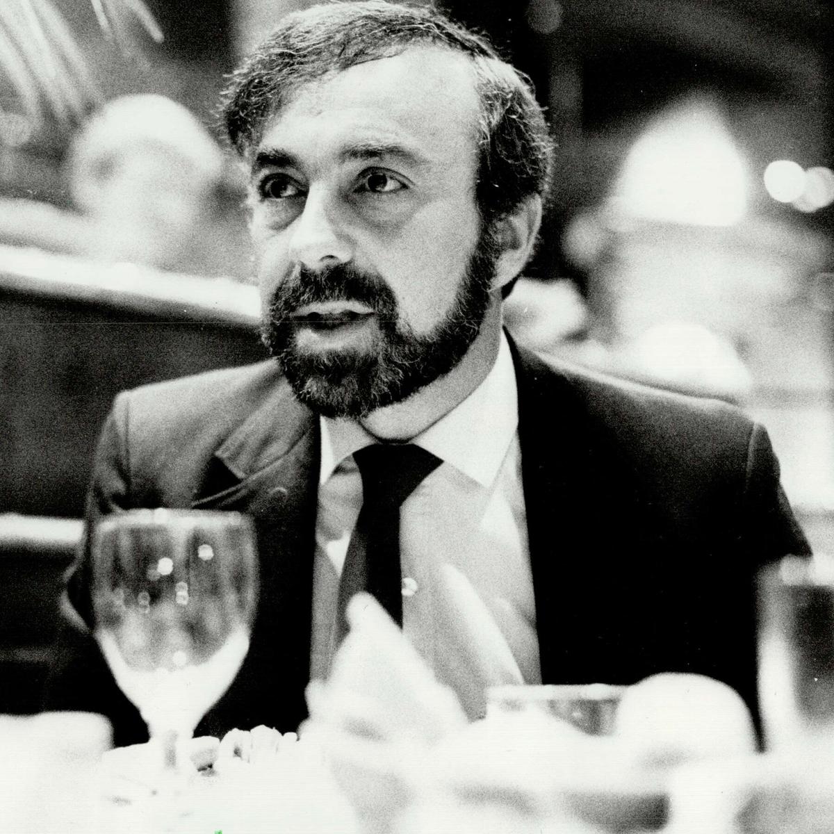 Philip Caputo, Who Wrote Blistering Vietnam War Memoir, Dies at 84