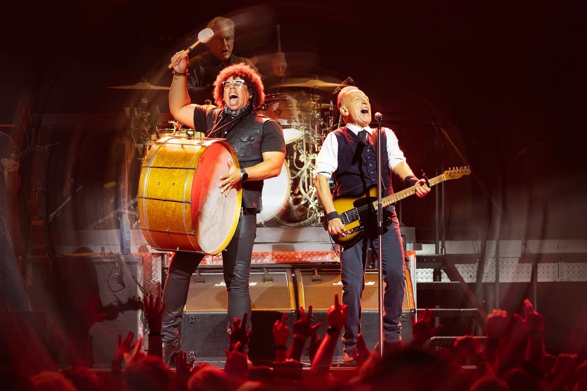 THROUGH THE LENS: Bruce Springsteen, Gillian Welch, David Rawlings, and Other Photos of the Week