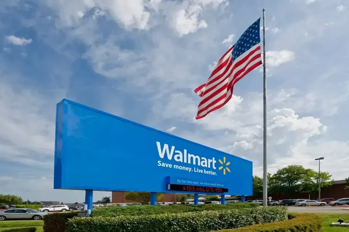 Two Senior Executives Depart Walmart
