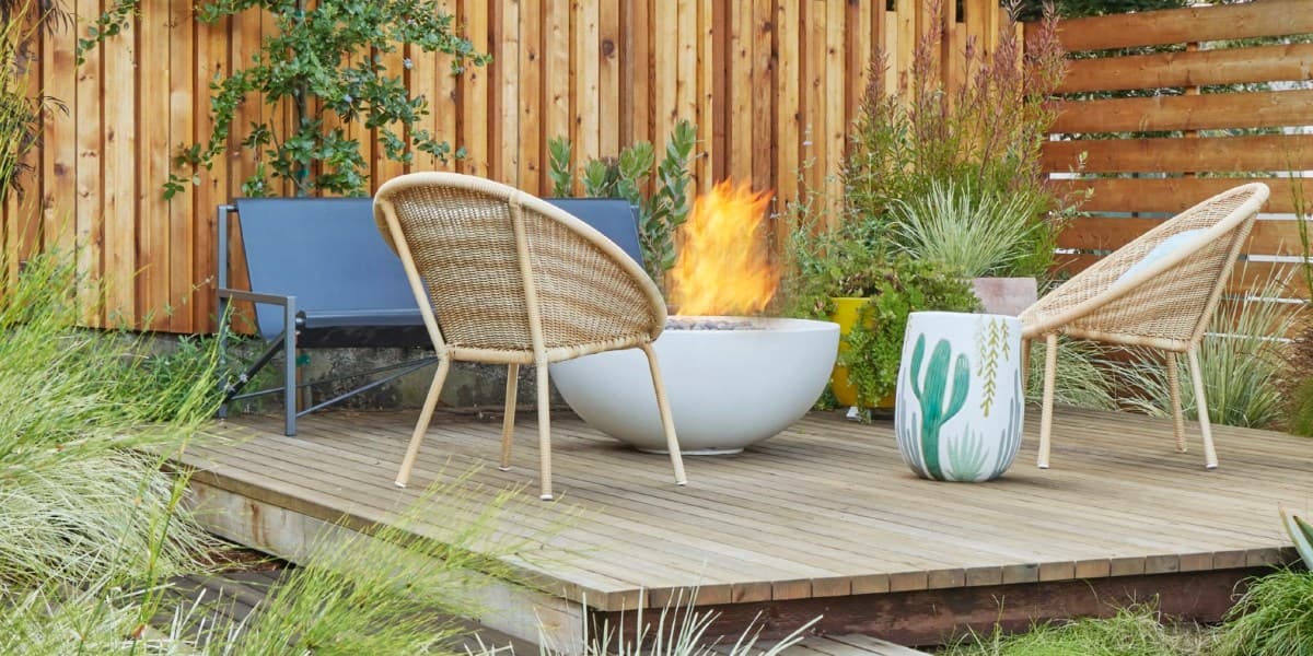 Chamomile and Colorful Tile, Birds of Paradise and Breeze Blocks, and More Perfect Plant Pairings You Need to Know