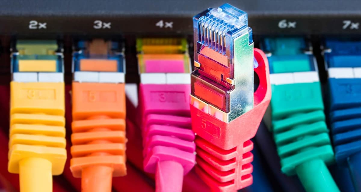 Specialists Leave Mobile Operators Behind on Home Internet