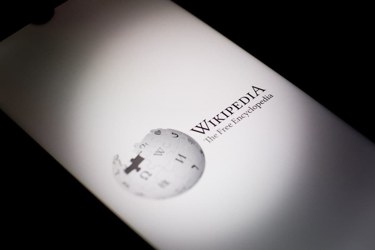 Wikipedia Urges AI Companies to Use Its Paid API, and Stop Scraping