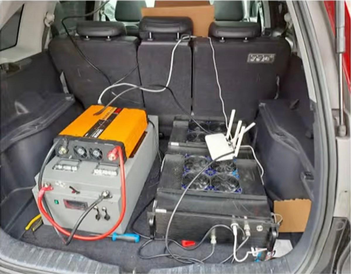 Police Arrest SMS Blaster Crew that Sent Malicious Messages to Thousands Across Toronto