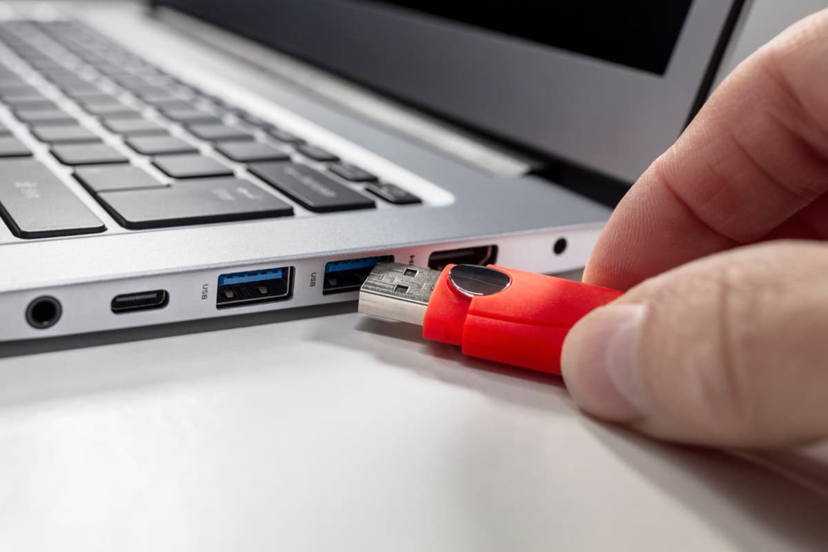 Google and FBI Warn of Ransomware Group that Sends Fake IT Workers to Hack Victims in Person