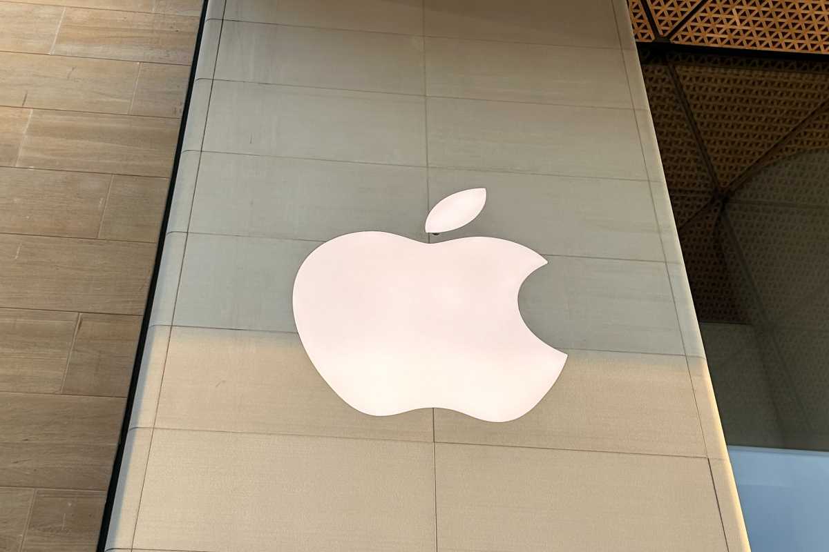 Apple Shakes Hands with Google for Powering Siri