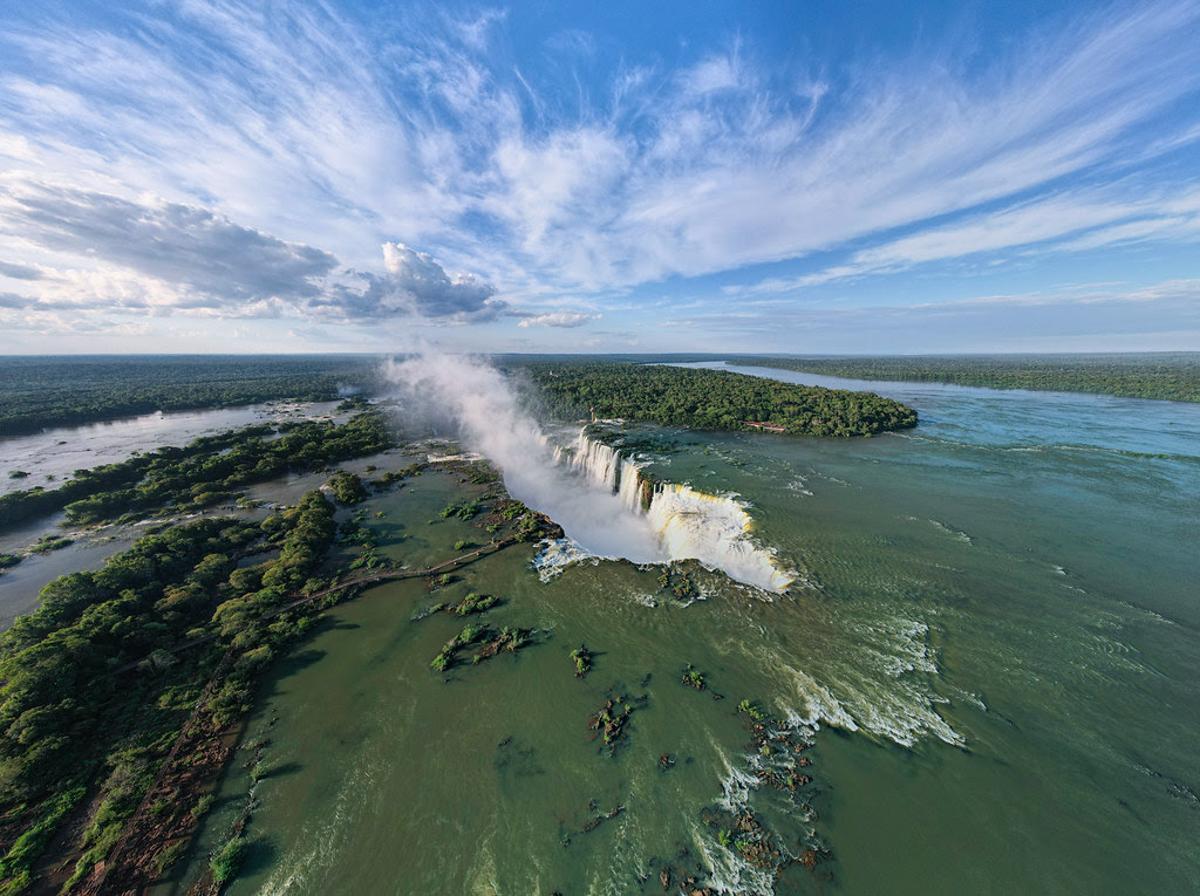 Foz Do Iguaçu: Experience the Raw Power of One of the World’s Greatest Natural Wonders