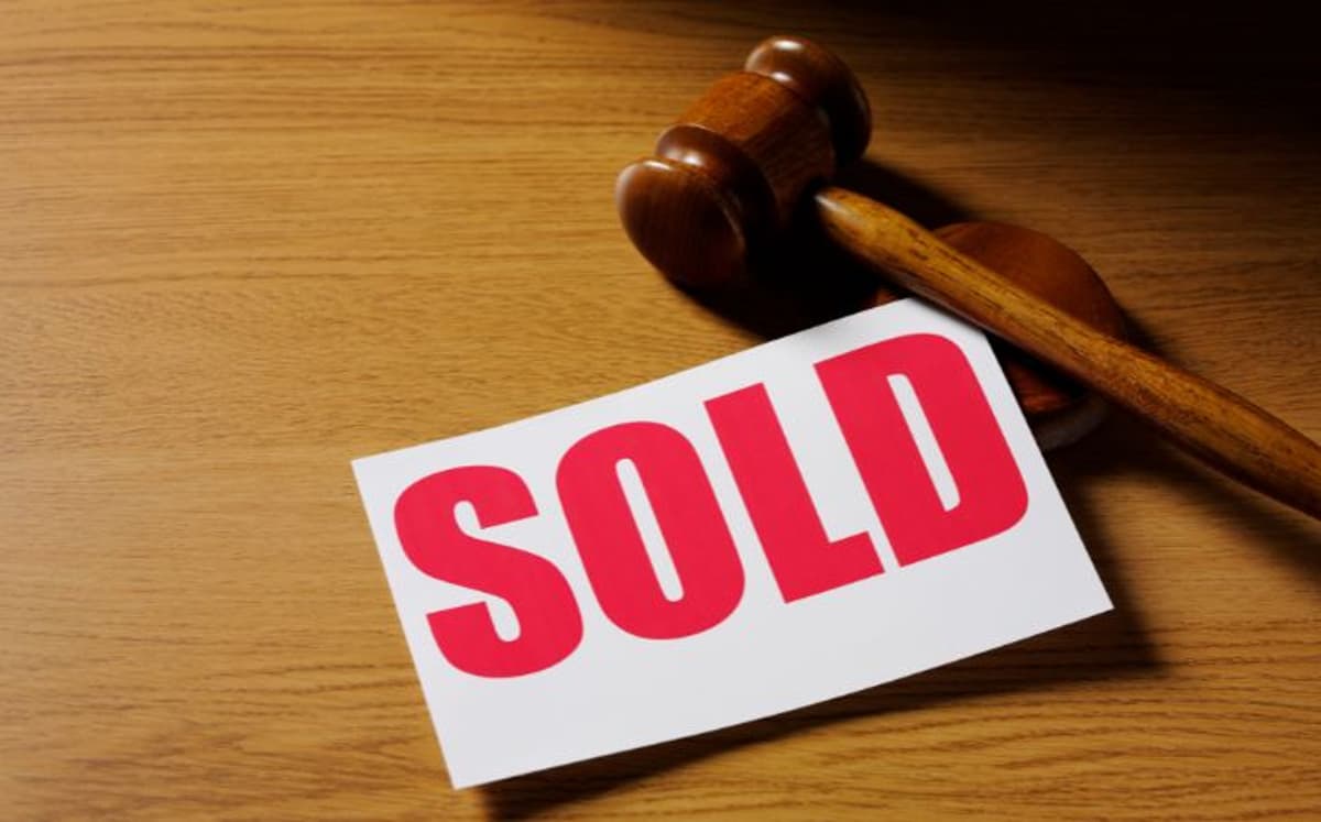 Investors Exploit Landlord Exodus at Auction