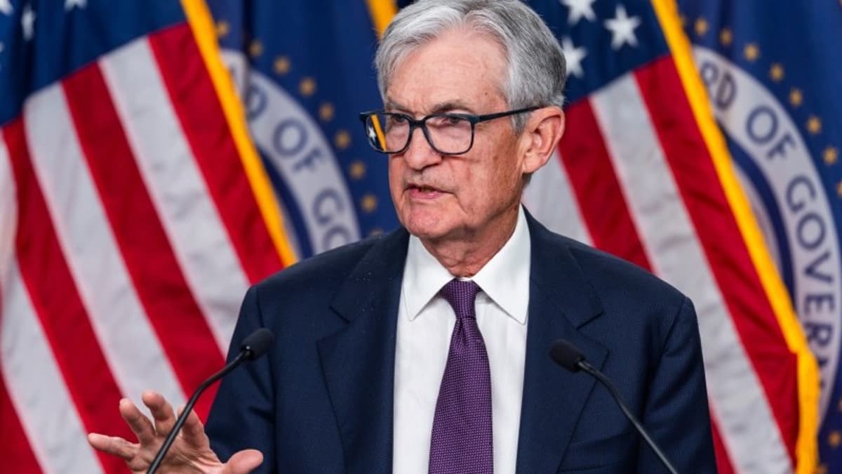 Middle East Stasis Set to Keep Fed on Hold at Chair Powell’s Swan Song
