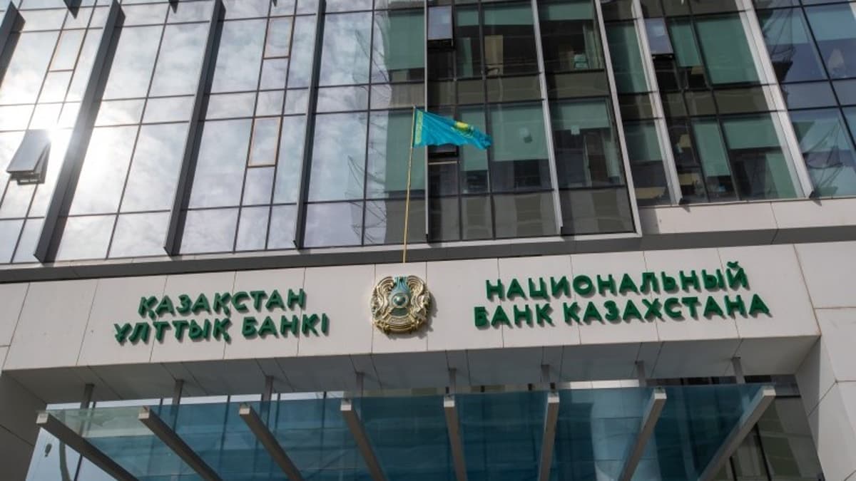 Kazakhstan Holds Rates, Indicates Room for Cuts