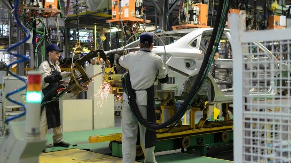 Italian Industrial Production Proves Resilient in April