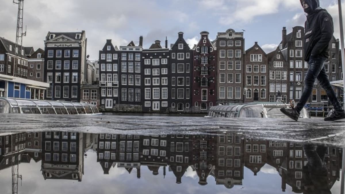 Dutch Economy Sees Recent Momentum Beginning to Fade