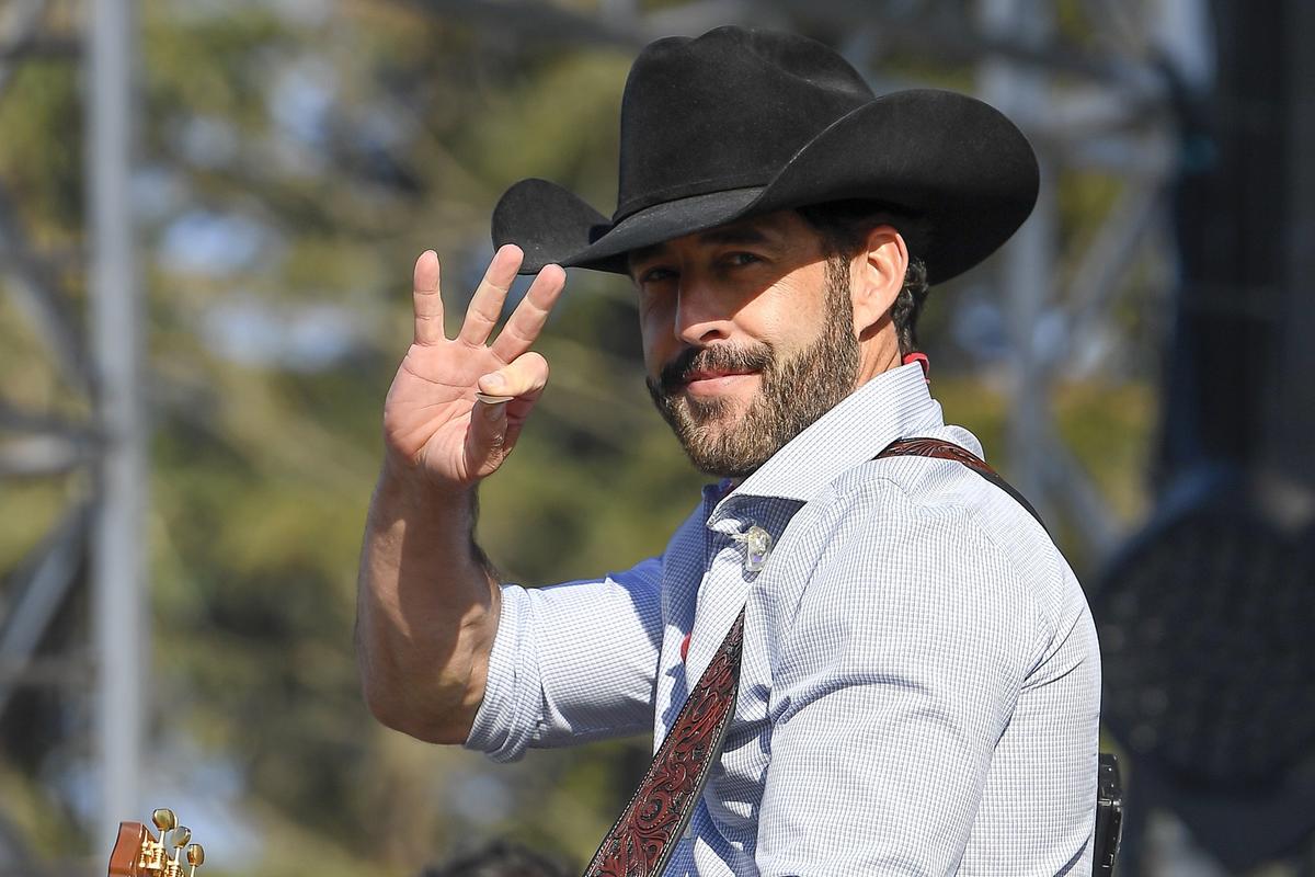 Aaron Watson Can’t Hold Back: New Country, Zach Bryan + 'Outlaws'