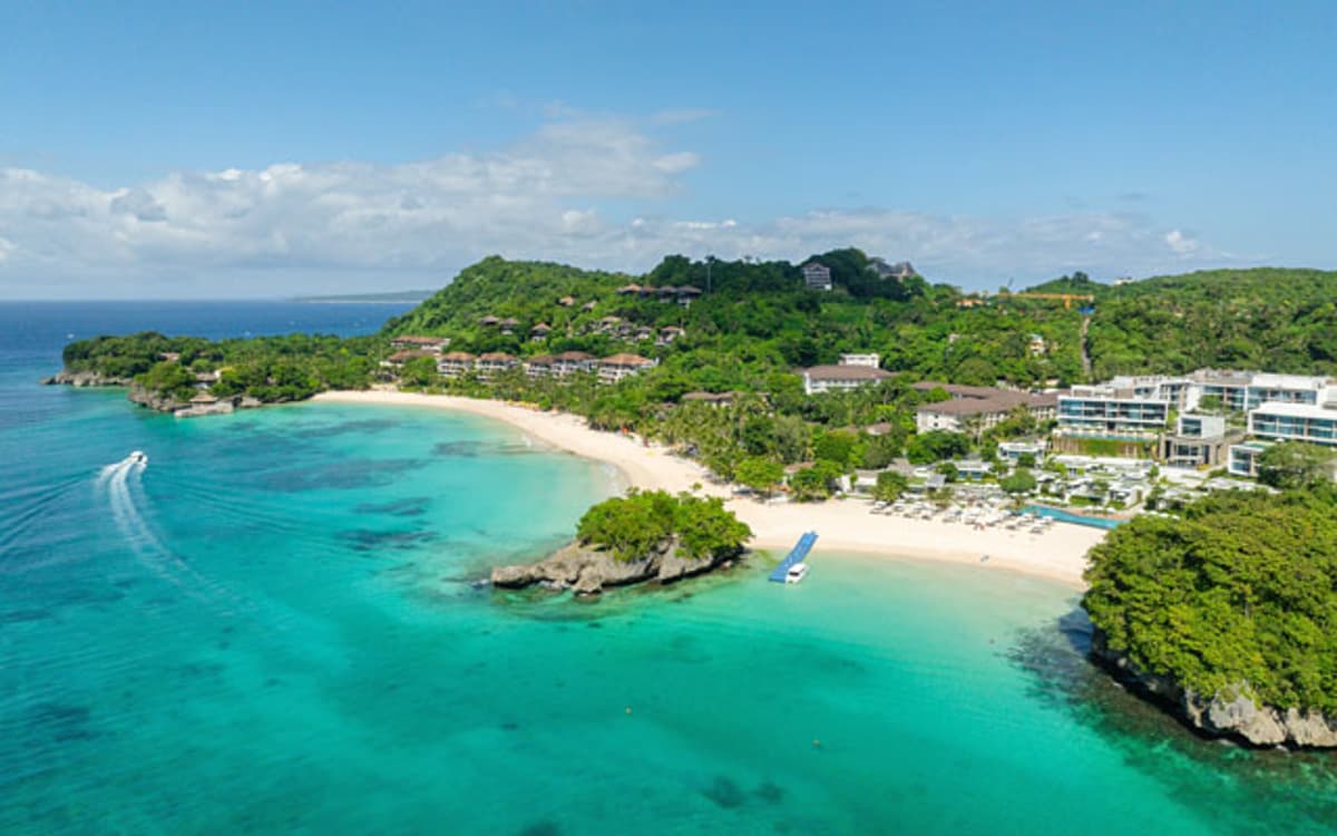 Philippine Hotel Owners Oppose Plan to Scrap Travel Tax