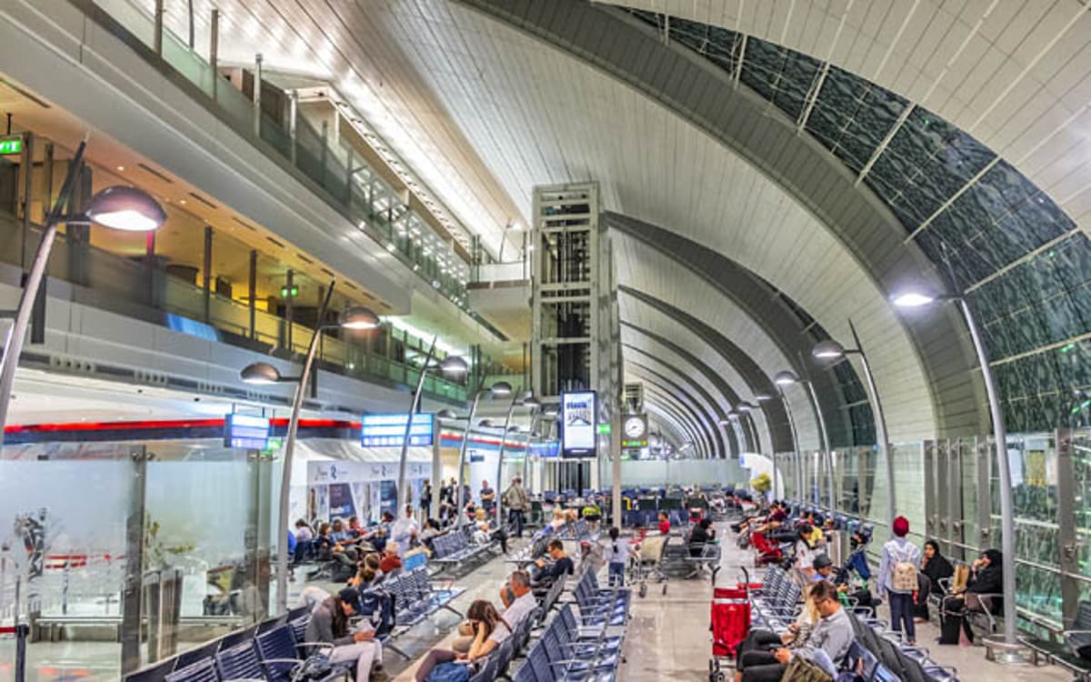 Gulf Airlines Resume Limited Flights After Regional Airspace Disruption