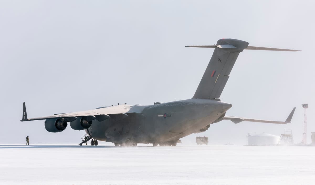 RAF C-17 Lands at World’s Northernmost Settlement
