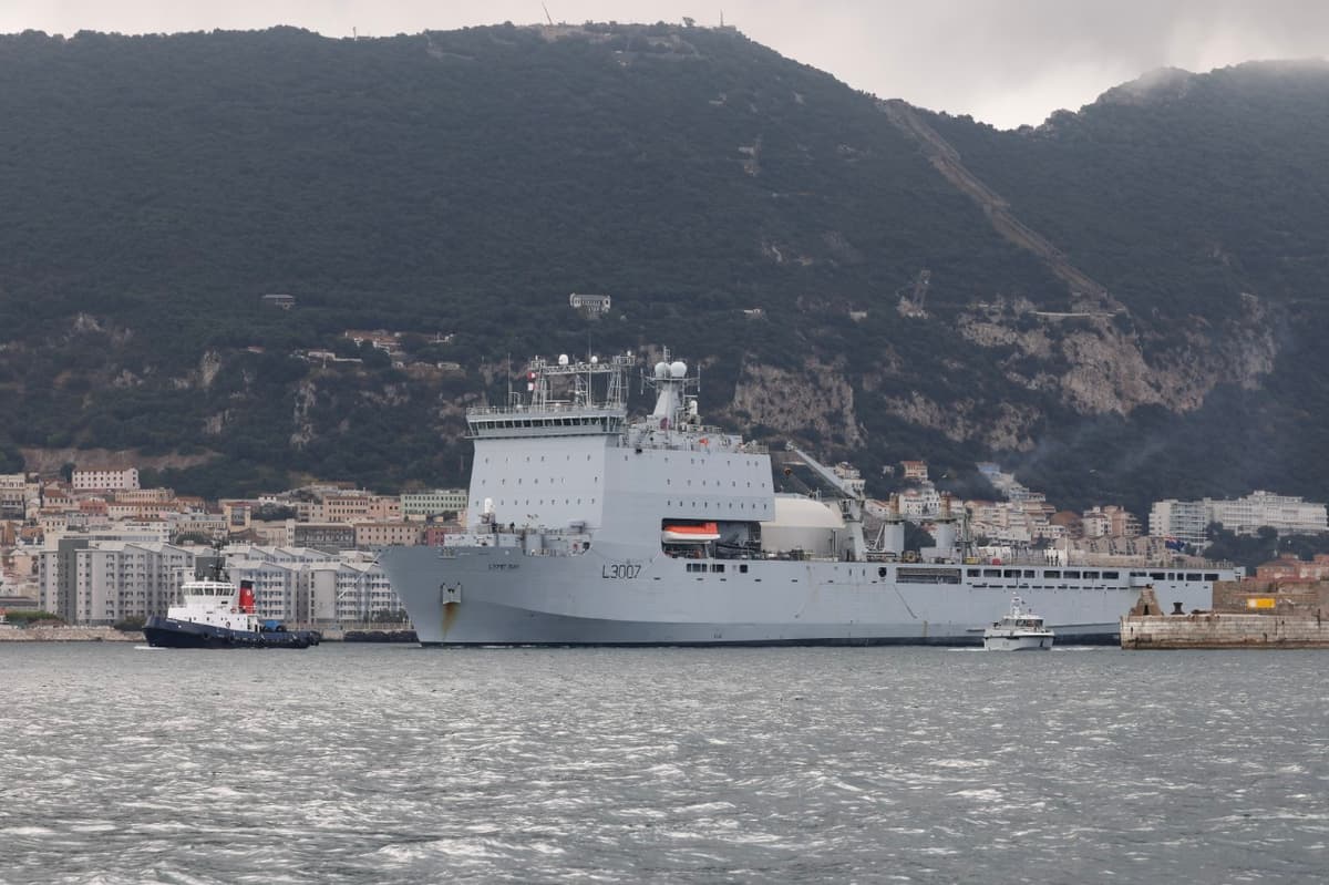 Royal Navy Crewless Mine-Hunter Docks in Mothership