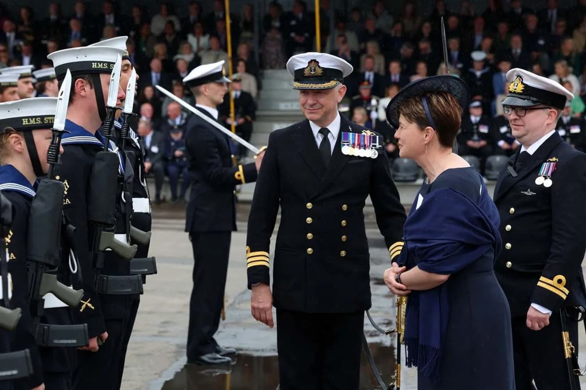 Royal Navy Commissions Minehunting Mothership