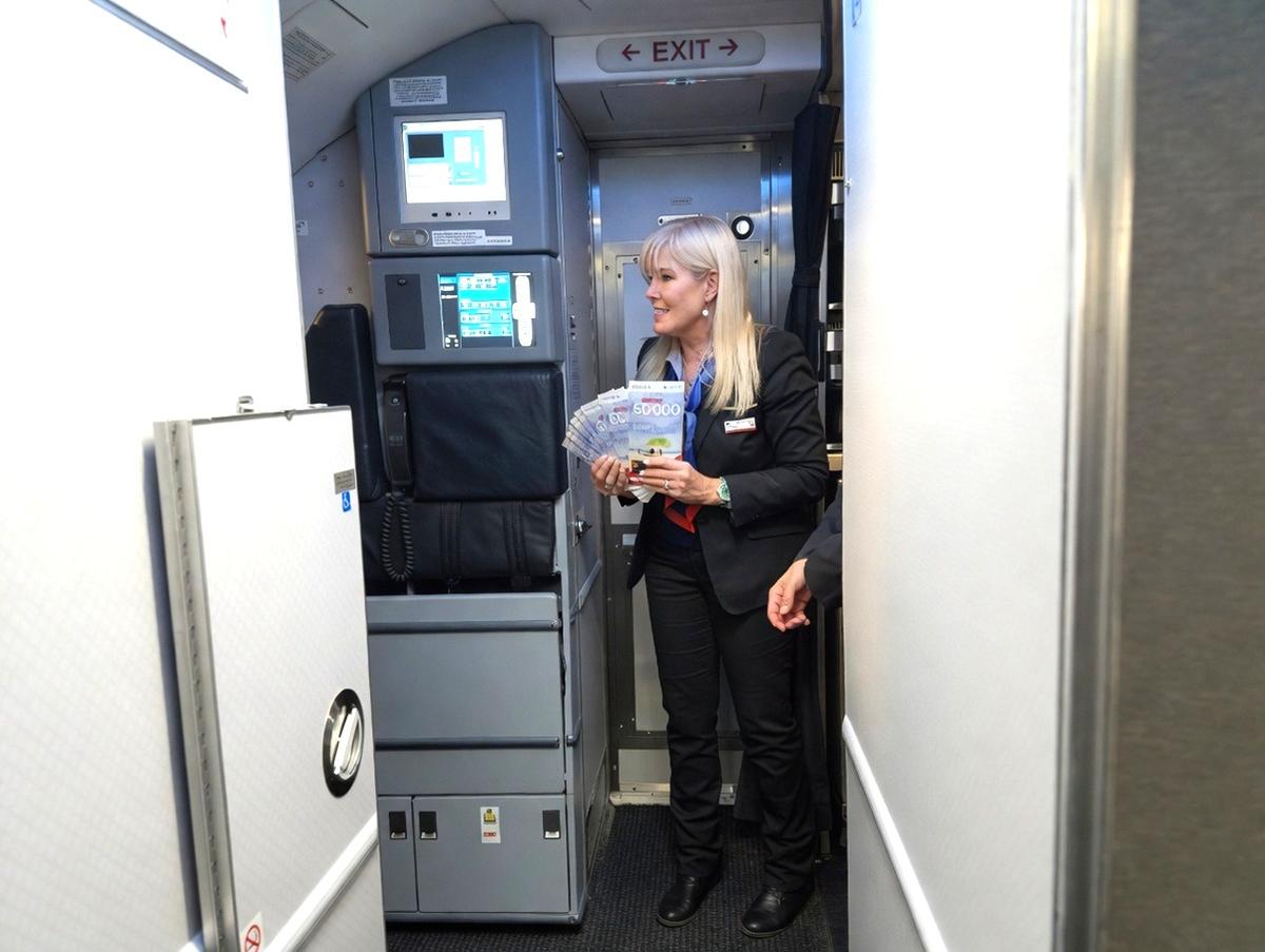 American Airlines Flight Attendants Get Florida Getaway For Credit Card Pitches