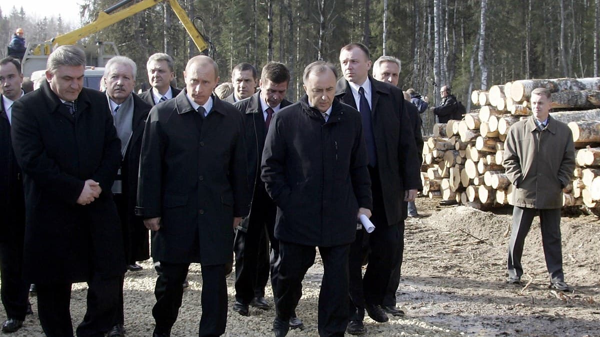 NATO-Aligned Intelligence Finds Russian Timber Worst-Hit by Sanctions