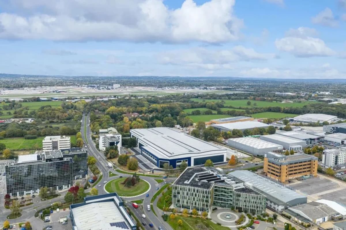 E-Commerce Giant Signs at Panattoni Park Crawley in Largest South East Leasing of the Year