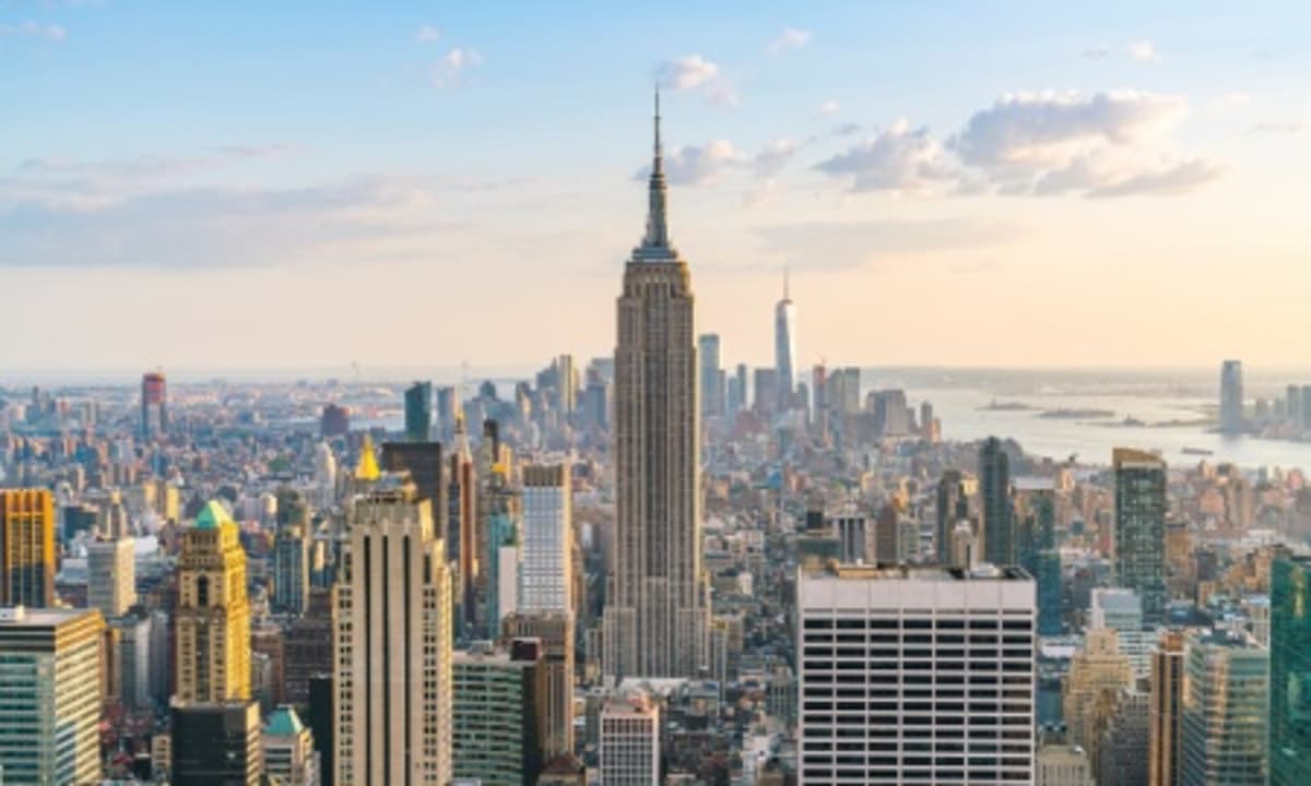 Debevoise Elevates 16 to Partner in New York and London Dominated Round