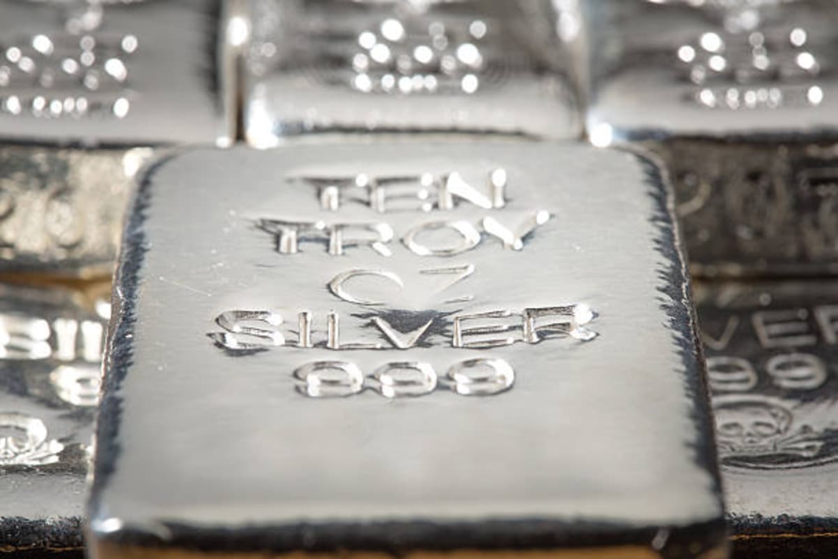 Silver’s $90 Breakout Dream Fades, but Structural Deficit Keeps $70 Floor Alive