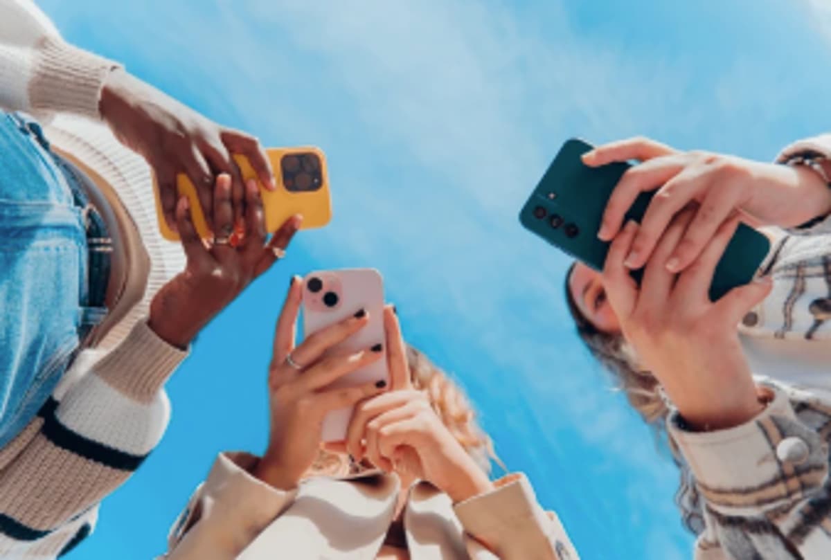 Crossing the Digital Divide: 6 Keys for Marketing to Gen Z