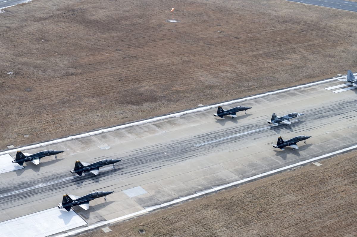 Air Force Pauses All T-38 Trainer Flights, a Week After Alabama Crash