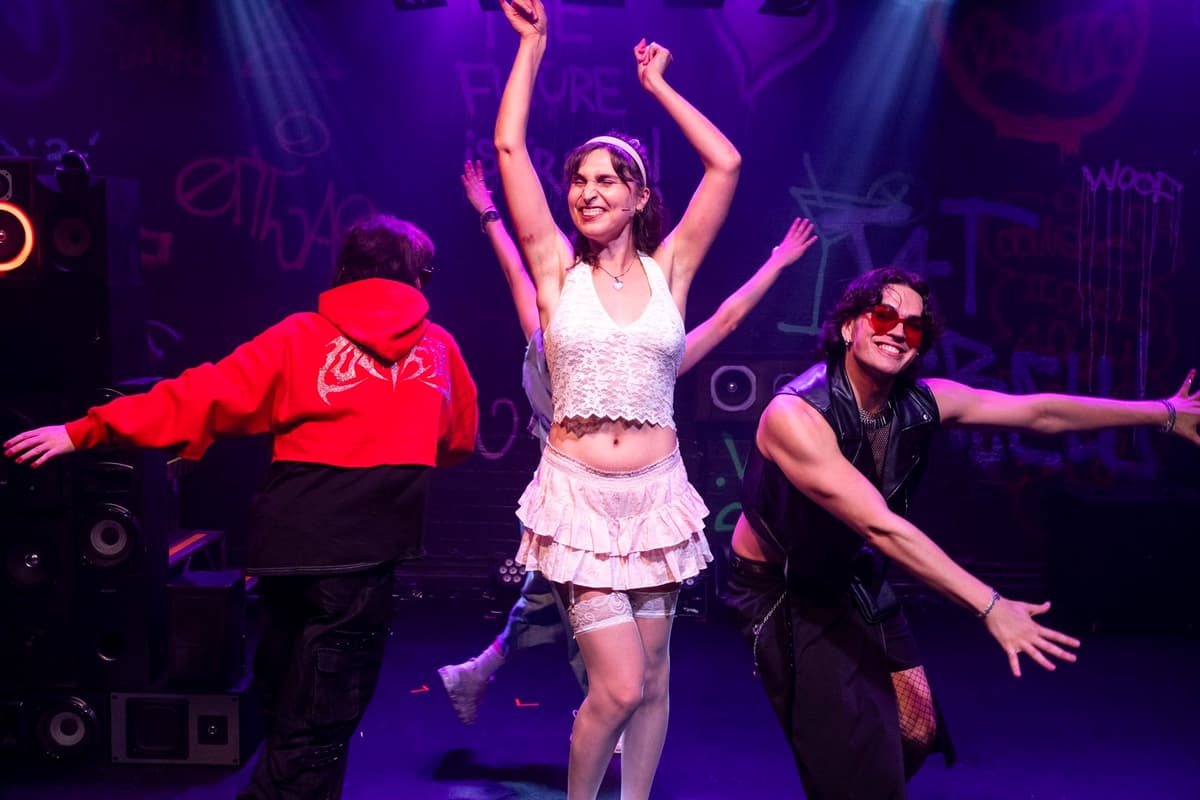 A Transgender Woman on the Internet, Crying Review: Dark, Bold and Playfully Queer