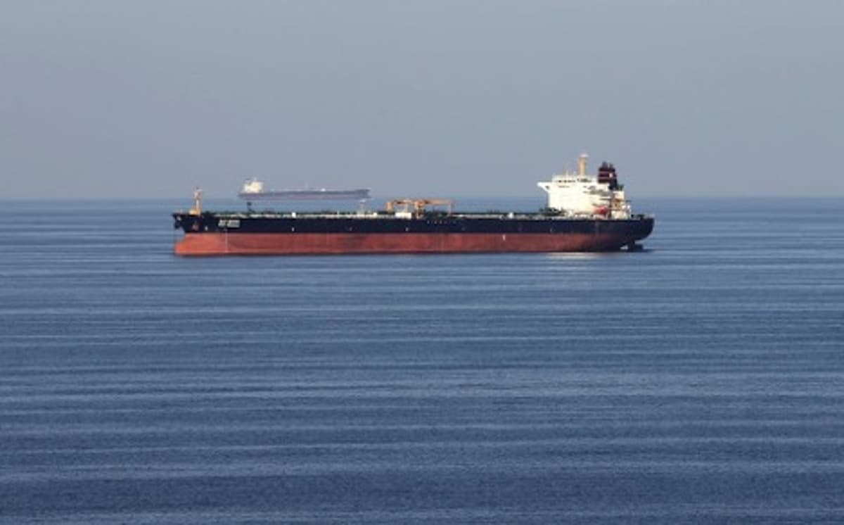 Oil, Shares Steady as Hormuz Ship Traffic Rises After Peace Deal