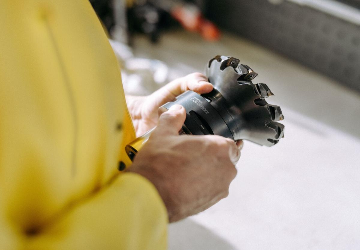 Manufacturing Outlook for 2026 Shaped by AI, Sustainability and Workforce Change – Sandvik Coromant