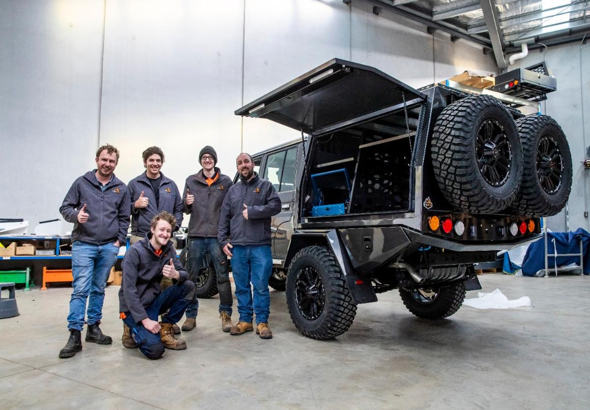 Automotive Canopy and Tray Manufacturer Manages 6,000 SKUs with Self-Implemented ERP