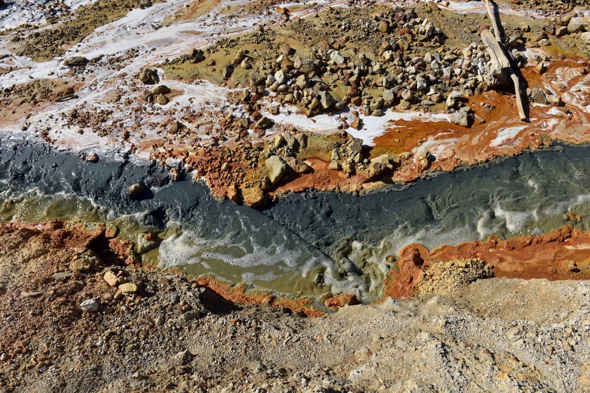 Rising CO2 Levels Accelerate Metal Release in Mine Waste