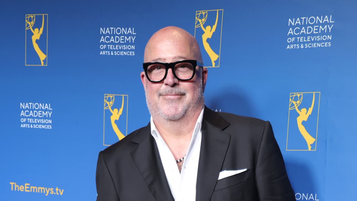 Believe It Or Not, Andrew Zimmern's Favorite Pizza Comes From A Gas Station