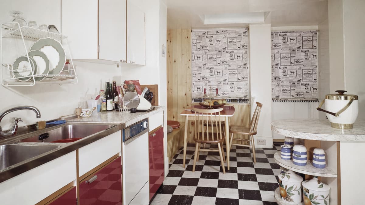 This Freezer Placement From The '50s Saved So Much Space — It Needs A Comeback